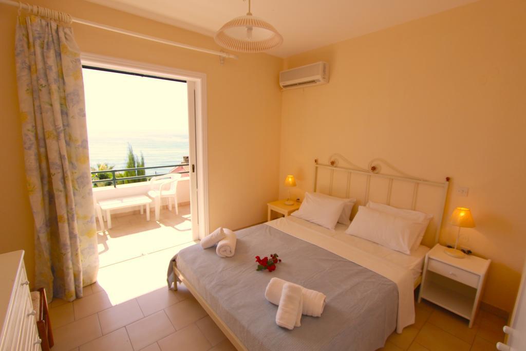 Corfu Glyfada Menigos Beach Apartments Екстериор снимка