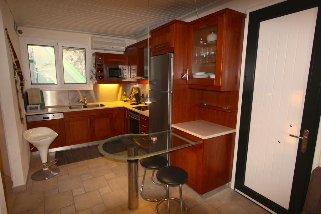 Corfu Glyfada Menigos Beach Apartments Екстериор снимка