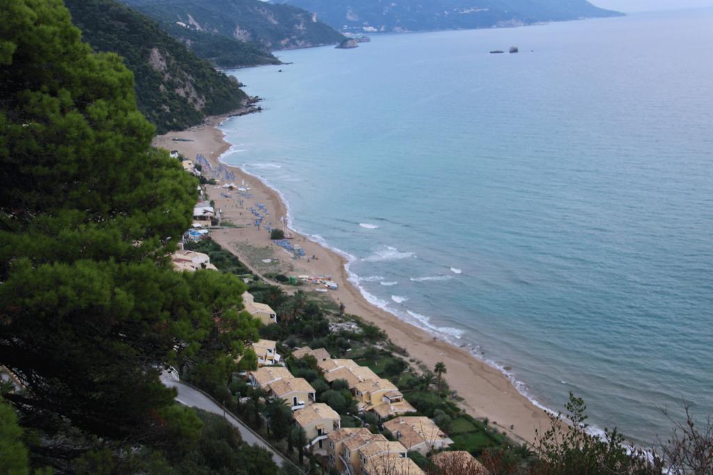 Corfu Glyfada Menigos Beach Apartments Екстериор снимка