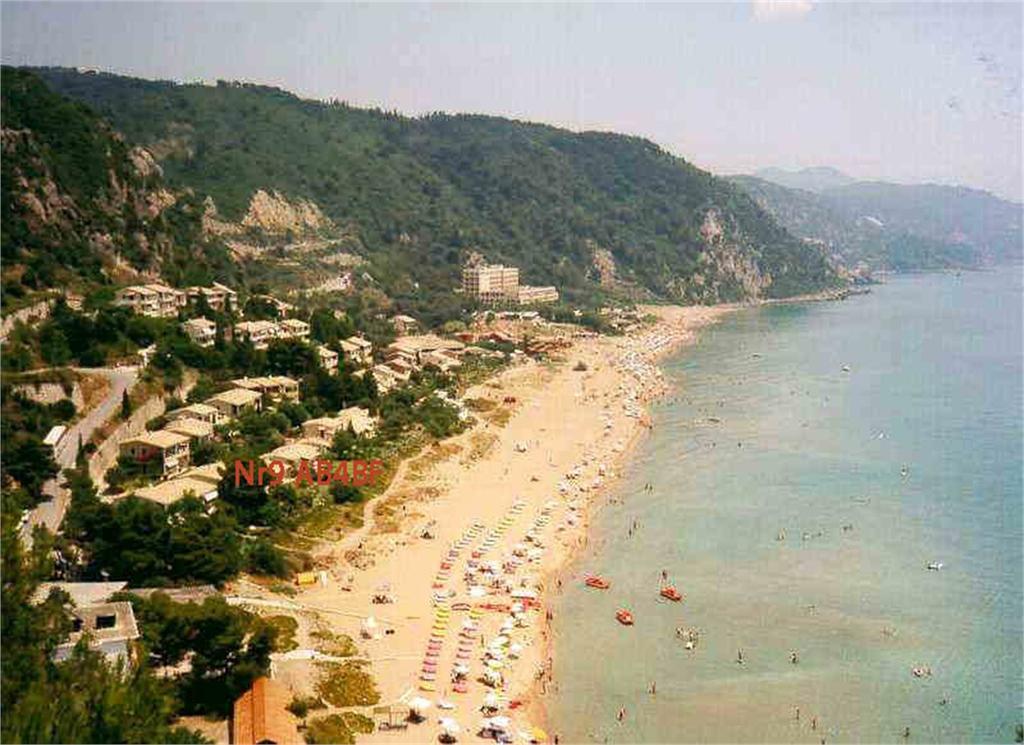 Corfu Glyfada Menigos Beach Apartments Екстериор снимка