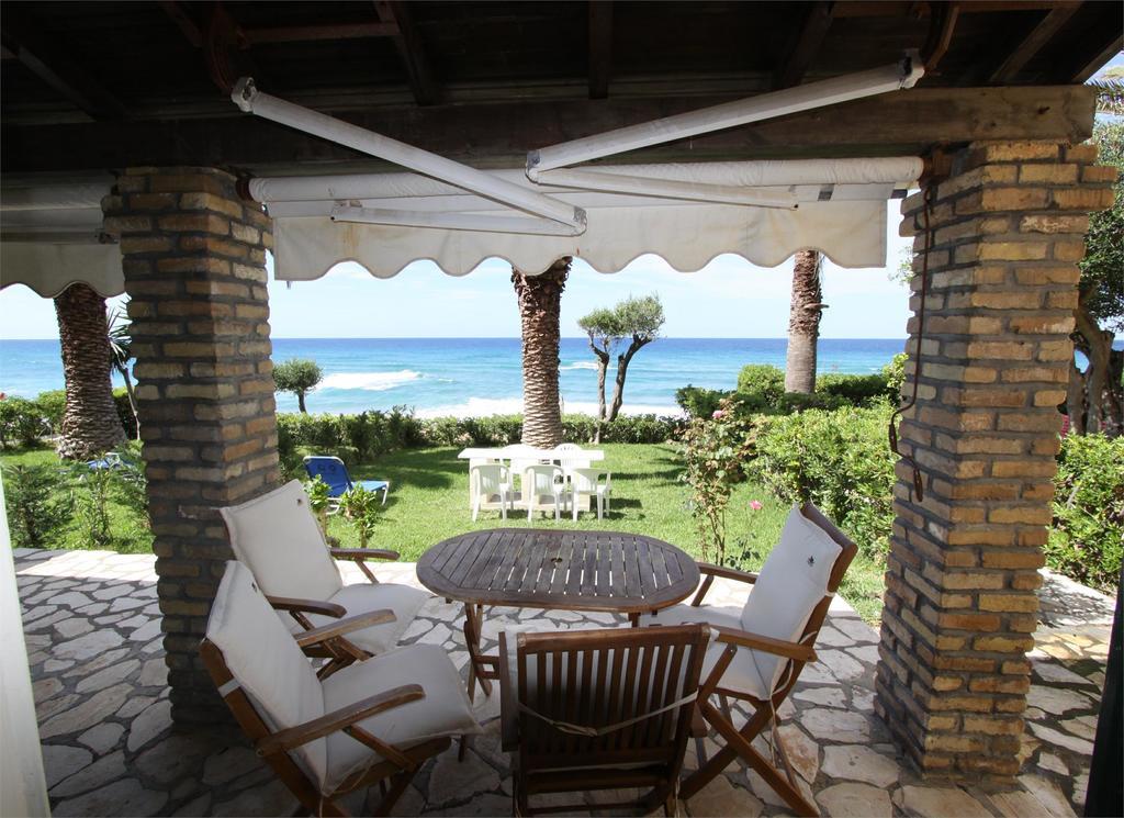 Corfu Glyfada Menigos Beach Apartments Екстериор снимка