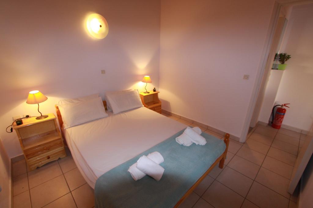 Corfu Glyfada Menigos Beach Apartments Екстериор снимка