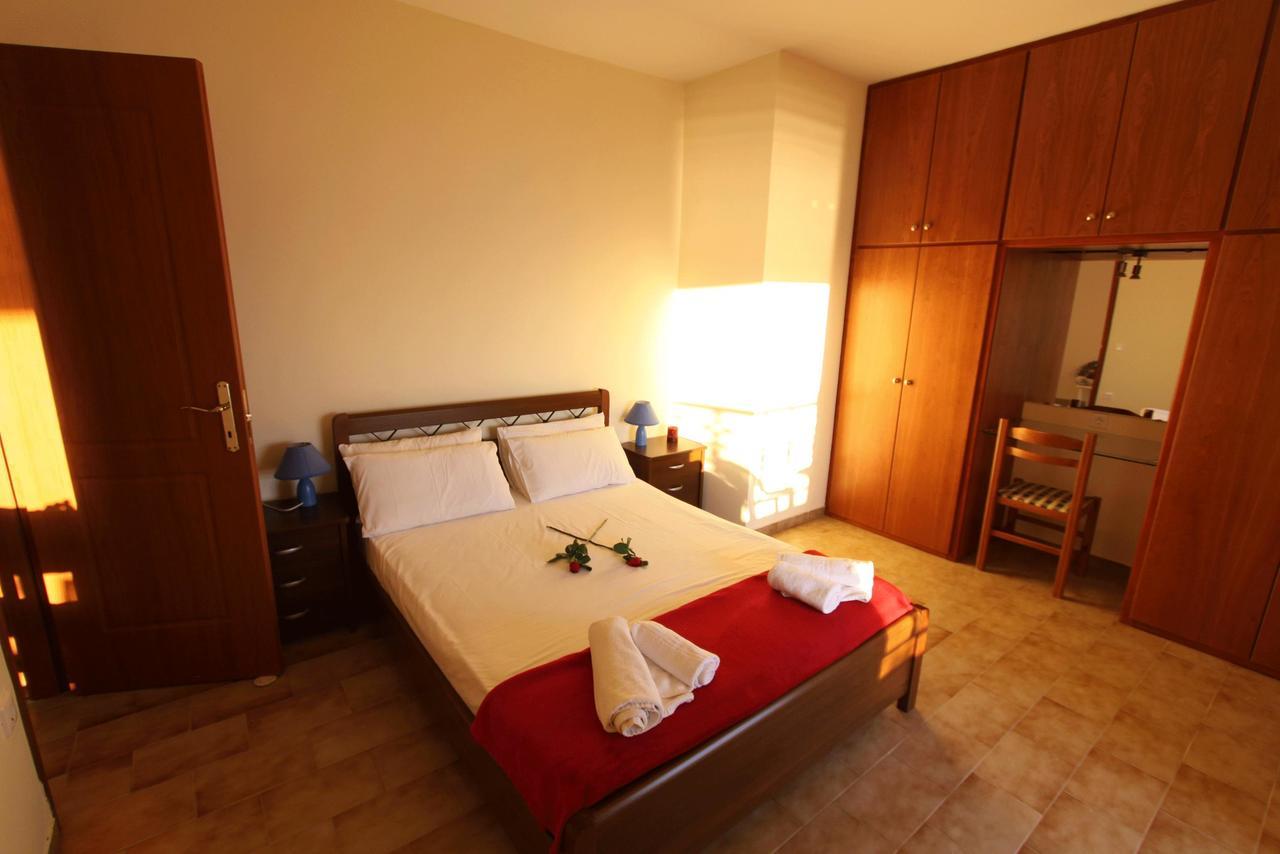 Corfu Glyfada Menigos Beach Apartments Екстериор снимка