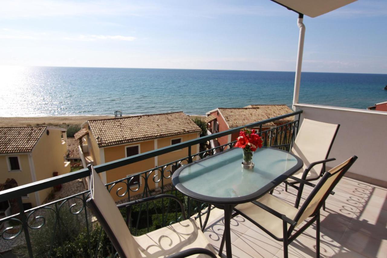 Corfu Glyfada Menigos Beach Apartments Екстериор снимка