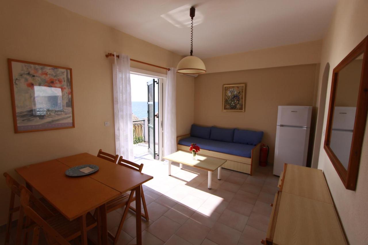 Corfu Glyfada Menigos Beach Apartments Екстериор снимка