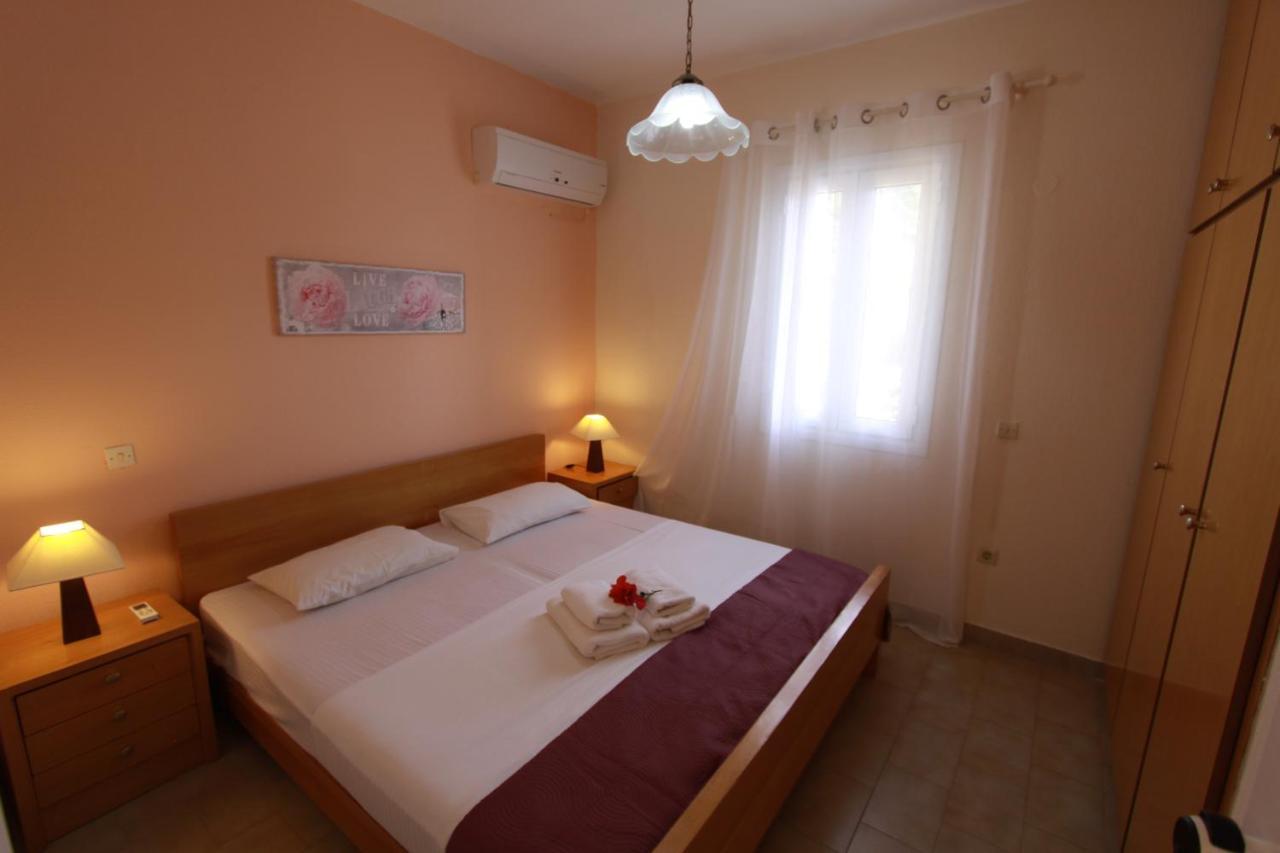 Corfu Glyfada Menigos Beach Apartments Екстериор снимка