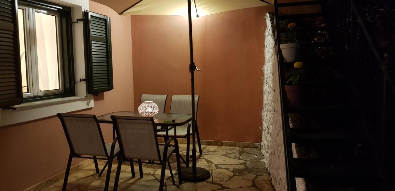 Corfu Glyfada Menigos Beach Apartments Екстериор снимка