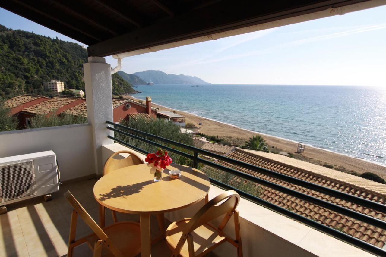 Corfu Glyfada Menigos Beach Apartments Екстериор снимка