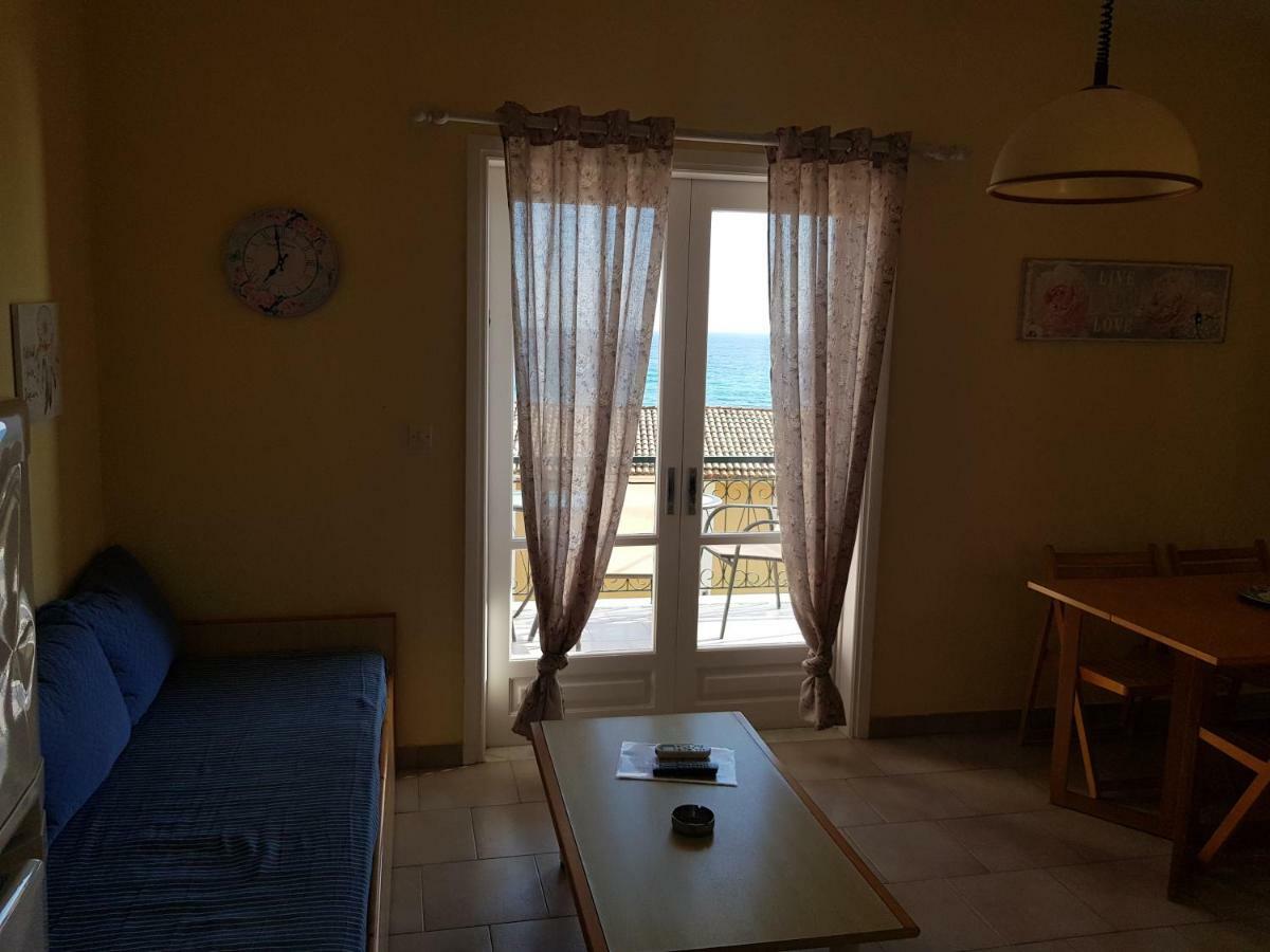 Corfu Glyfada Menigos Beach Apartments Екстериор снимка