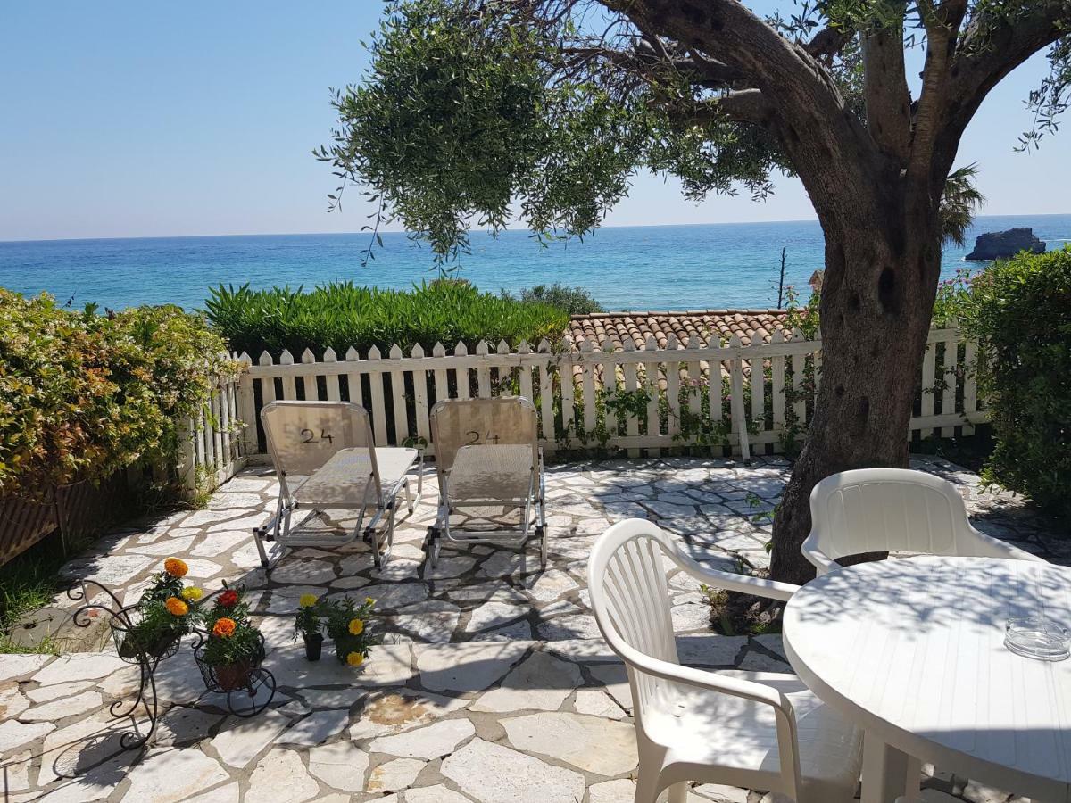 Corfu Glyfada Menigos Beach Apartments Екстериор снимка